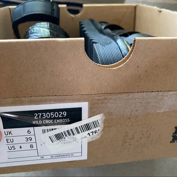 Dr Martens 1460 Blizzard waterproof warmwair Men’s boot SZ 7 NWT